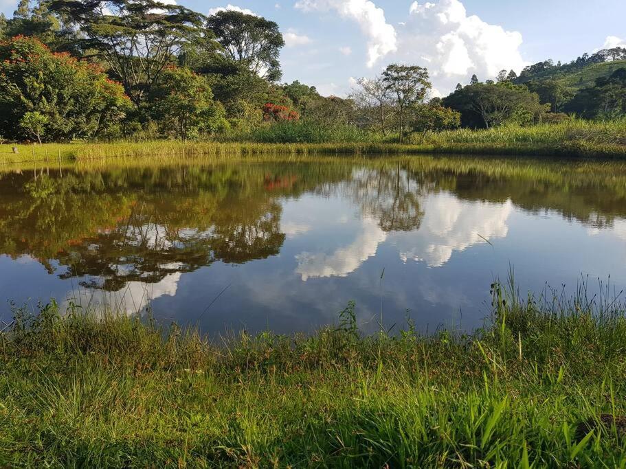 Recanto Dos Beija Flores, Chale Lantana C Monte Alegre do Sul Εξωτερικό φωτογραφία