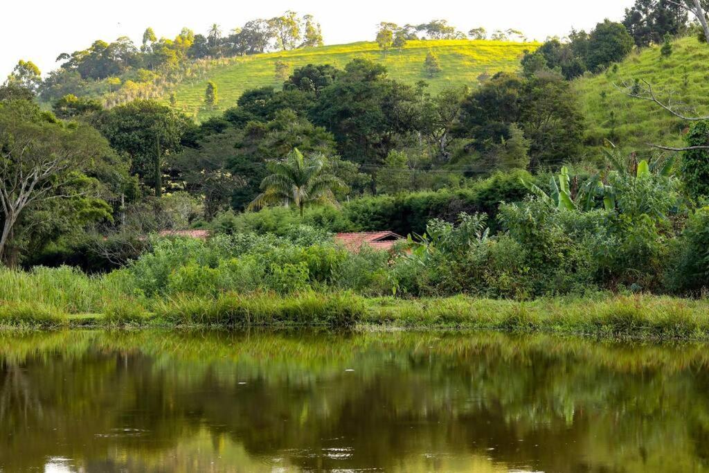 Recanto Dos Beija Flores, Chale Lantana C Monte Alegre do Sul Εξωτερικό φωτογραφία