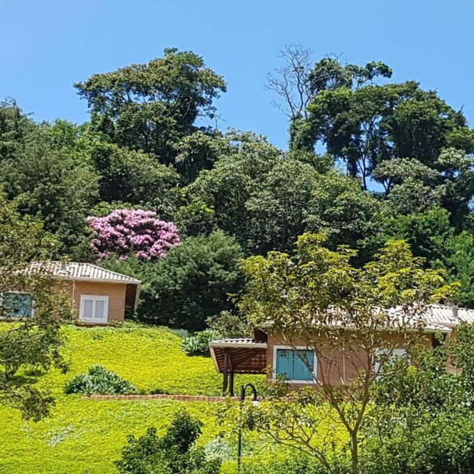 Recanto Dos Beija Flores, Chale Lantana C Monte Alegre do Sul Εξωτερικό φωτογραφία