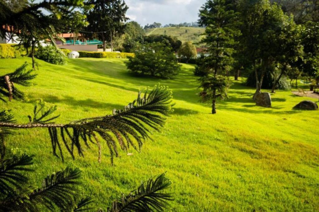 Recanto Dos Beija Flores, Chale Lantana C Monte Alegre do Sul Εξωτερικό φωτογραφία